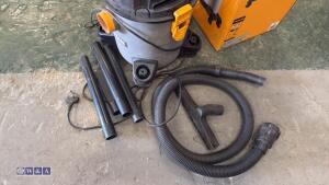 TITAN 240v vacuum - 4