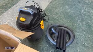TITAN 240v vacuum - 2