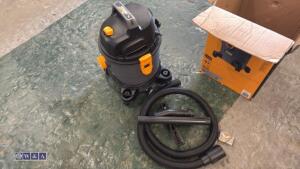 TITAN 240v vacuum - 4
