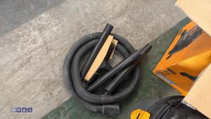 TITAN 240v wet/dry vacuum - 3