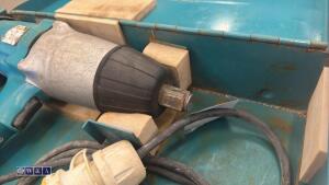 MAKITA 6906 110v impact drill c/w case (3354767) - 2