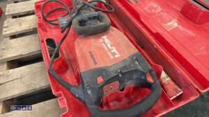 HILTI TE1000 110v breaker c/w case - 4