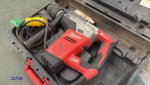 MILWAUKEE 110v breaker c/w case - 3