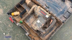 BOSCH 110v breaker c/w case - 4
