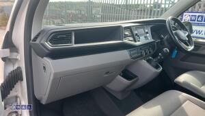 Volkswagen vw transporter t6 flat bed pickup - 13