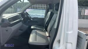 Volkswagen vw transporter t6 flat bed pickup - 14