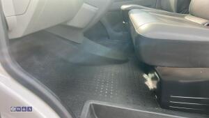 Volkswagen vw transporter t6 flat bed pickup - 15
