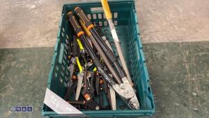 Tray of grass shears / loppers - 2