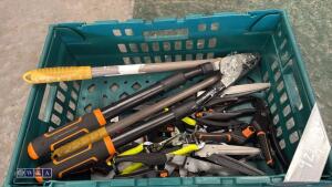Tray of grass shears / loppers - 3