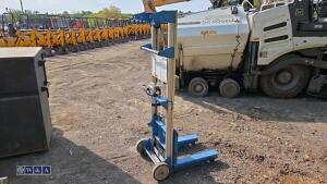 GENIE GL8 material lift - 4