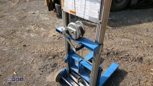 GENIE GL8 material lift - 6