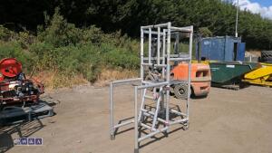 Aluminium work podium