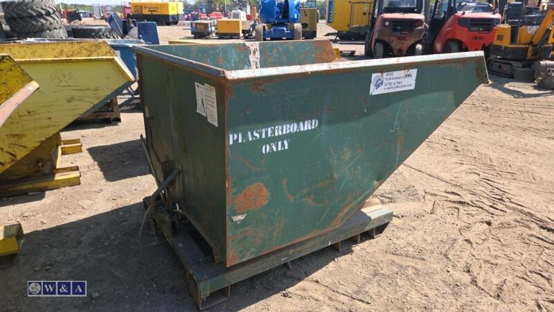 Forklift tipping skip