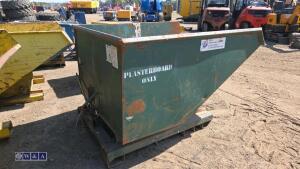Forklift tipping skip