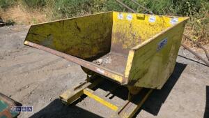 Forklift tipping skip - 4