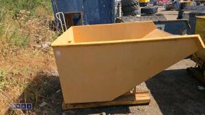 Forklift tipping skip - 4