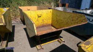 Forklift tipping skip