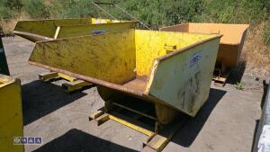 Forklift tipping skip - 2