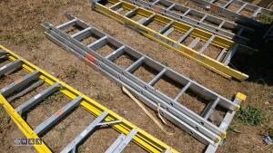 Aluminium triple extendable ladder - 2