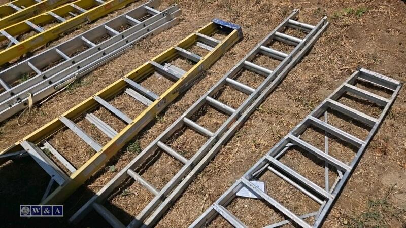 Aluminium double extendable ladder