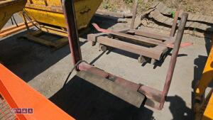 Bale nipper to suit round or square bales - 4