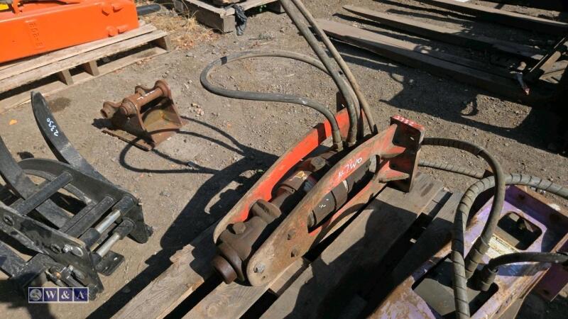 Hydraulic breaker to suit excavator