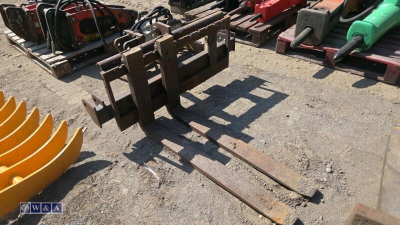 Forks & backplate