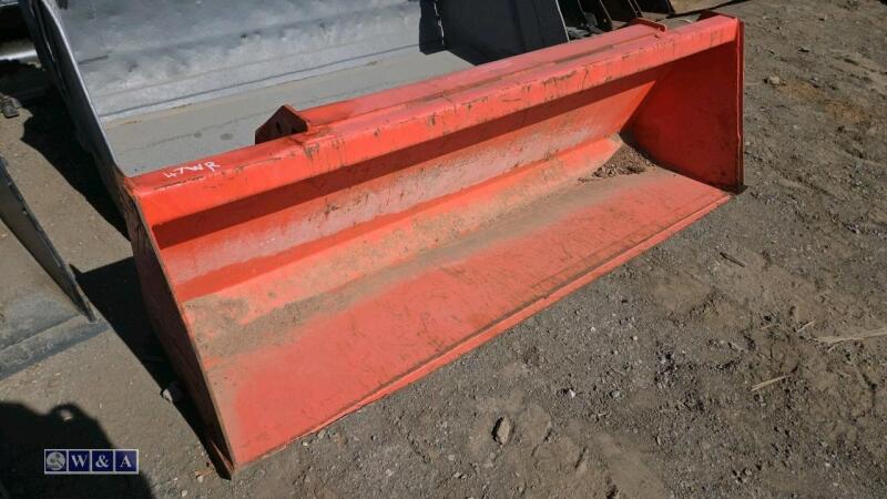 Front loading bucket to suit Kubota (approx 6ft long)