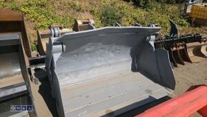 4in1 bucket c/w pine cone fittings - 3