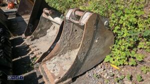22'' digging bucket (65mm pins)