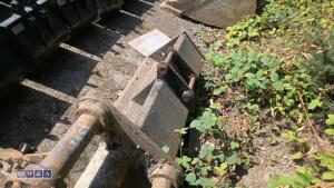 4ft ditching bucket (to suit JCB 2CX / 3CX) (30mm pins) - 2
