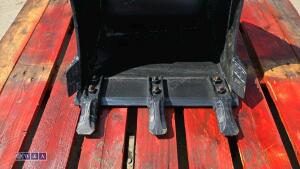 JCB 19'' digging bucket (30mm pins) (unused) - 6