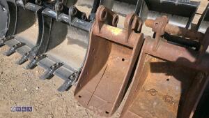 11'' Digging bucket (35mm pins) - 2