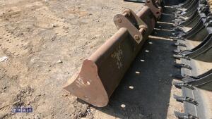 5ft grading bucket (45mm pins) - 3