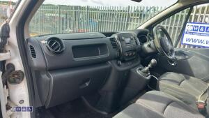 Vauxhall vivaro bi turbo - 13