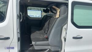 Vauxhall vivaro bi turbo - 15