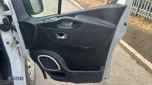Vauxhall vivaro bi turbo - 18