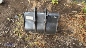JCB 19'' digging bucket (30mm pins) (unused) - 3