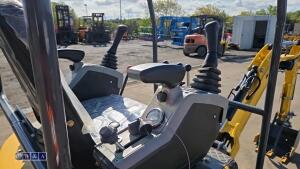 SV20R mini digger - 25