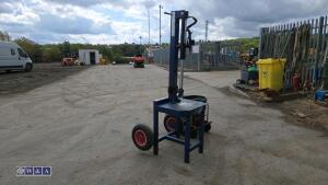 Log splitter and beaver pack - 5