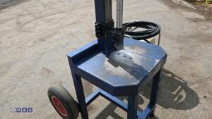 Log splitter and beaver pack - 14