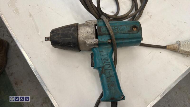 MAKITA 1/2'' 110v impact wrench