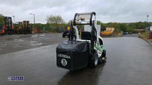Etesia 4x4 ride on mower - 5