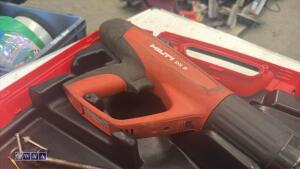 HILTI DX5 nail gun c/w case (HT013068) - 3