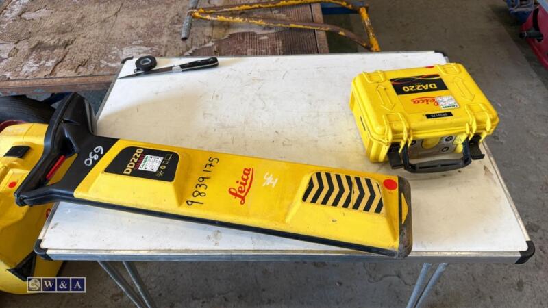 LEICA DD220 cable locator & LEICA generator