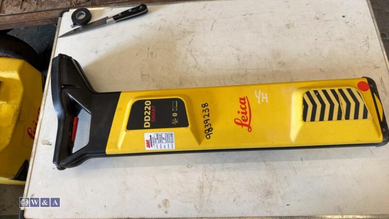 LEICA DD220 cable locator