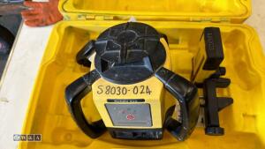 LEICA RUGBY 610 laser level c/w case - 2