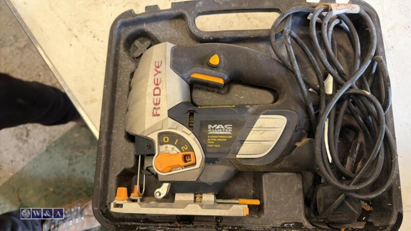 MACALLISTER 240v jigsaw c/w case