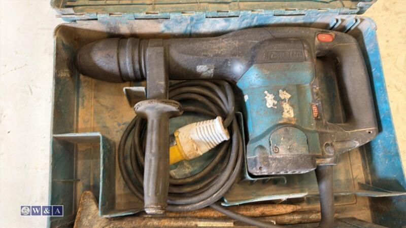 MAKITA HM0860C 110v breaker c/w case