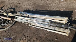 Quantity of tripods - 3